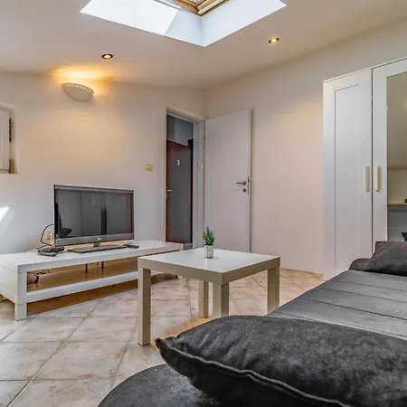 23 With Outdoor Swimmingpool * بولا