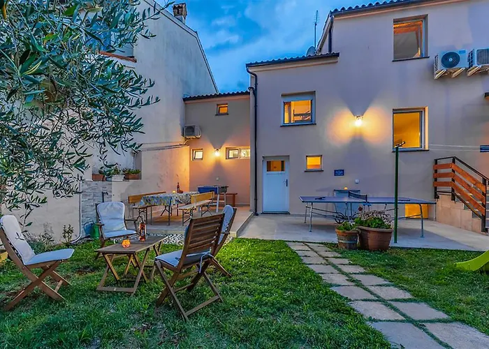 23 With Outdoor Swimmingpool Ferienhaus *