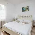 23 With Outdoor Swimmingpool Pula