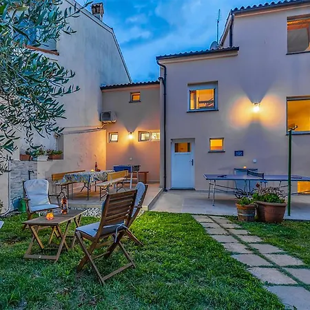 23 With Outdoor Swimmingpool Casa de Férias *