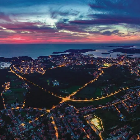 Сasa de vacaciones 23 With Outdoor Swimmingpool Pula