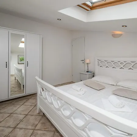 Сasa de vacaciones 23 With Outdoor Swimmingpool *