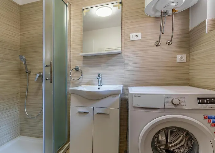 23 With Outdoor Swimmingpool Casa de Férias