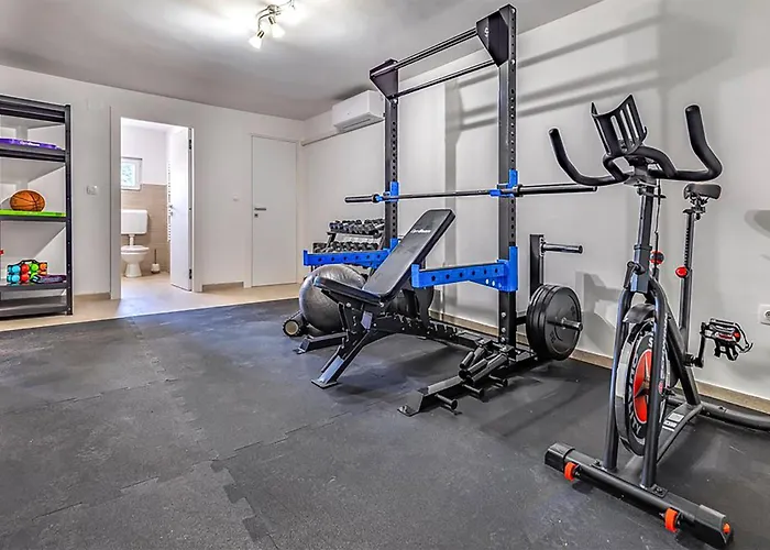 23 With Outdoor Swimmingpool Casa de Férias Pula