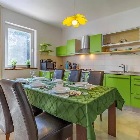 23 With Outdoor Swimmingpool Vikendica Pula